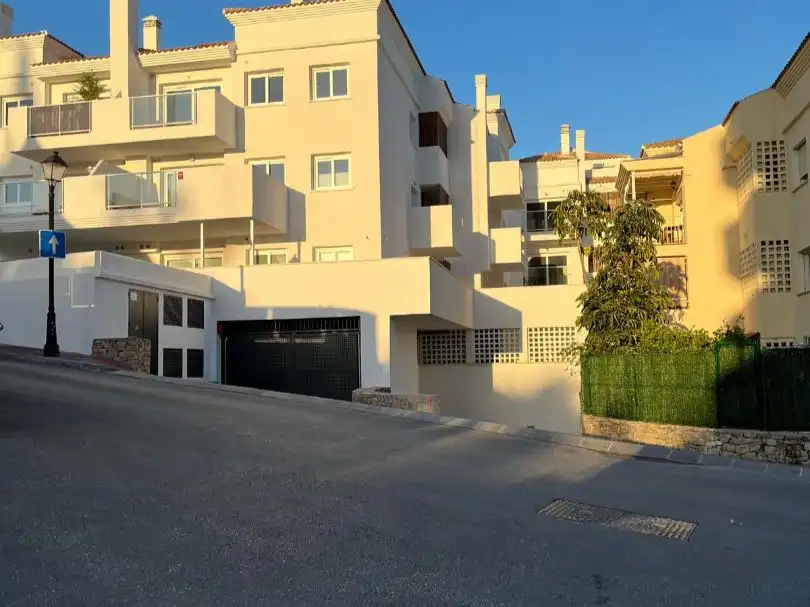 Vista exterior de Garaje de alquiler en Fuengirola