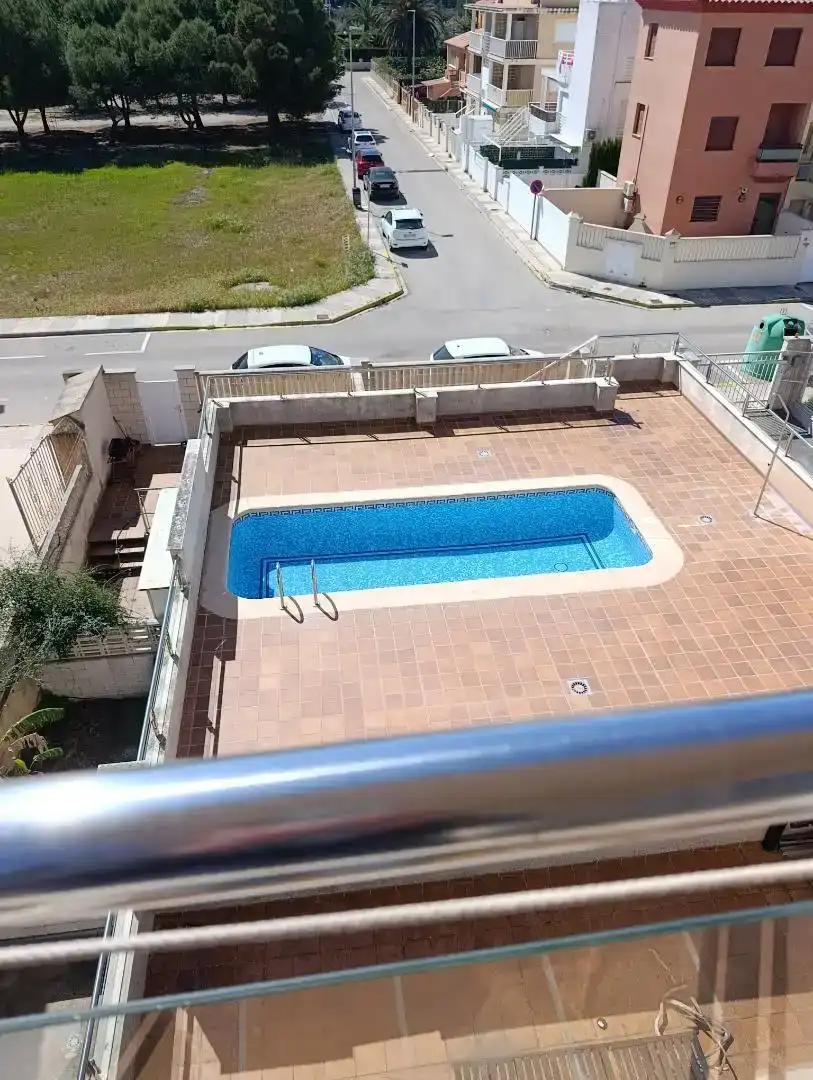 Schwimmbecken von Wohnungen zur Miete in Oliva mit Klimaanlage und Balkon