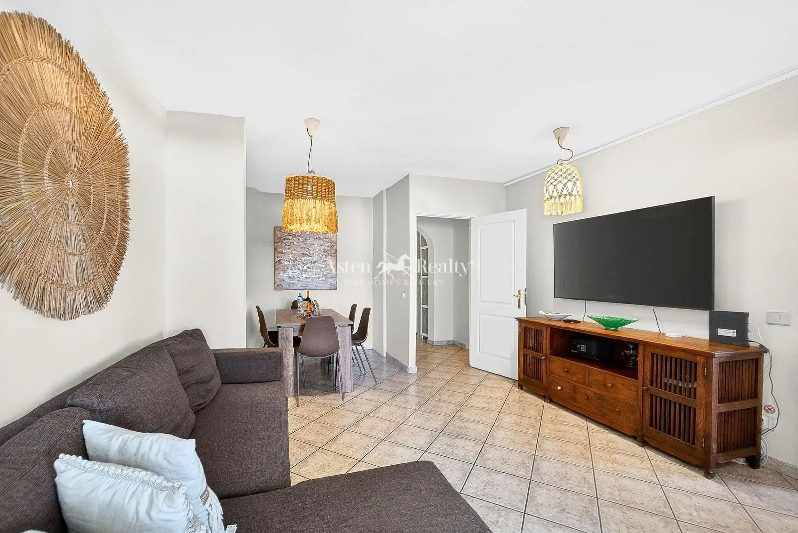 Sala de estar de Apartamento en venta en Adeje con Terraza, Piscina y Amueblado