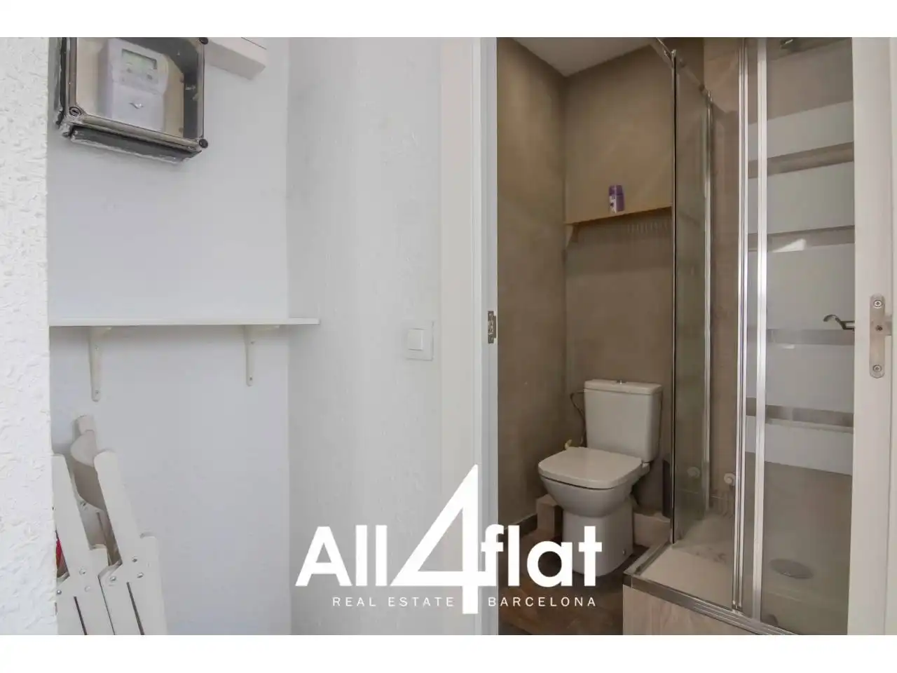 Badezimmer von Dachboden zur Miete in Barcelona mit Klimaanlage, Heizung und Parkett