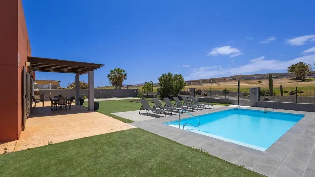 Piscina de Casa o chalet en venta en Antigua