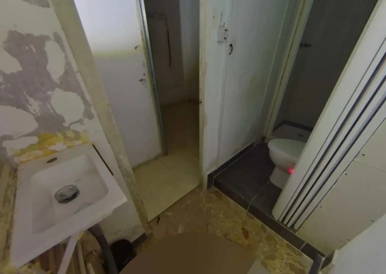 Bany de Oficina en venda en Badalona