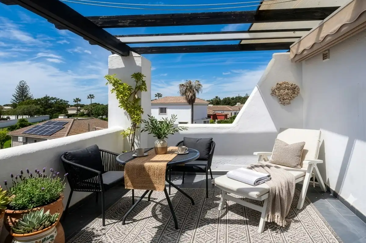 Apartamento con piscina en venta en Calahonda, imagen 8