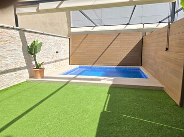 Maison mitoyenne avec balcon à vendre à Carrer de Güell i Ferrer