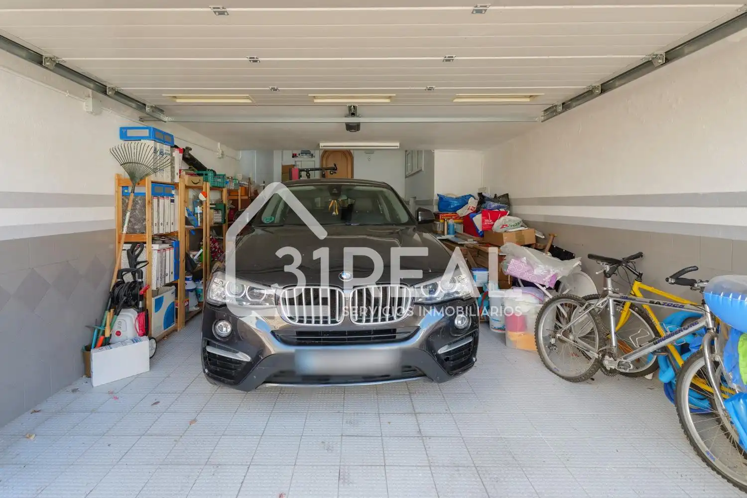 Parking de Casa o chalet en venta en Madrid con Aire acondicionado, Calefacción y Jardín privado