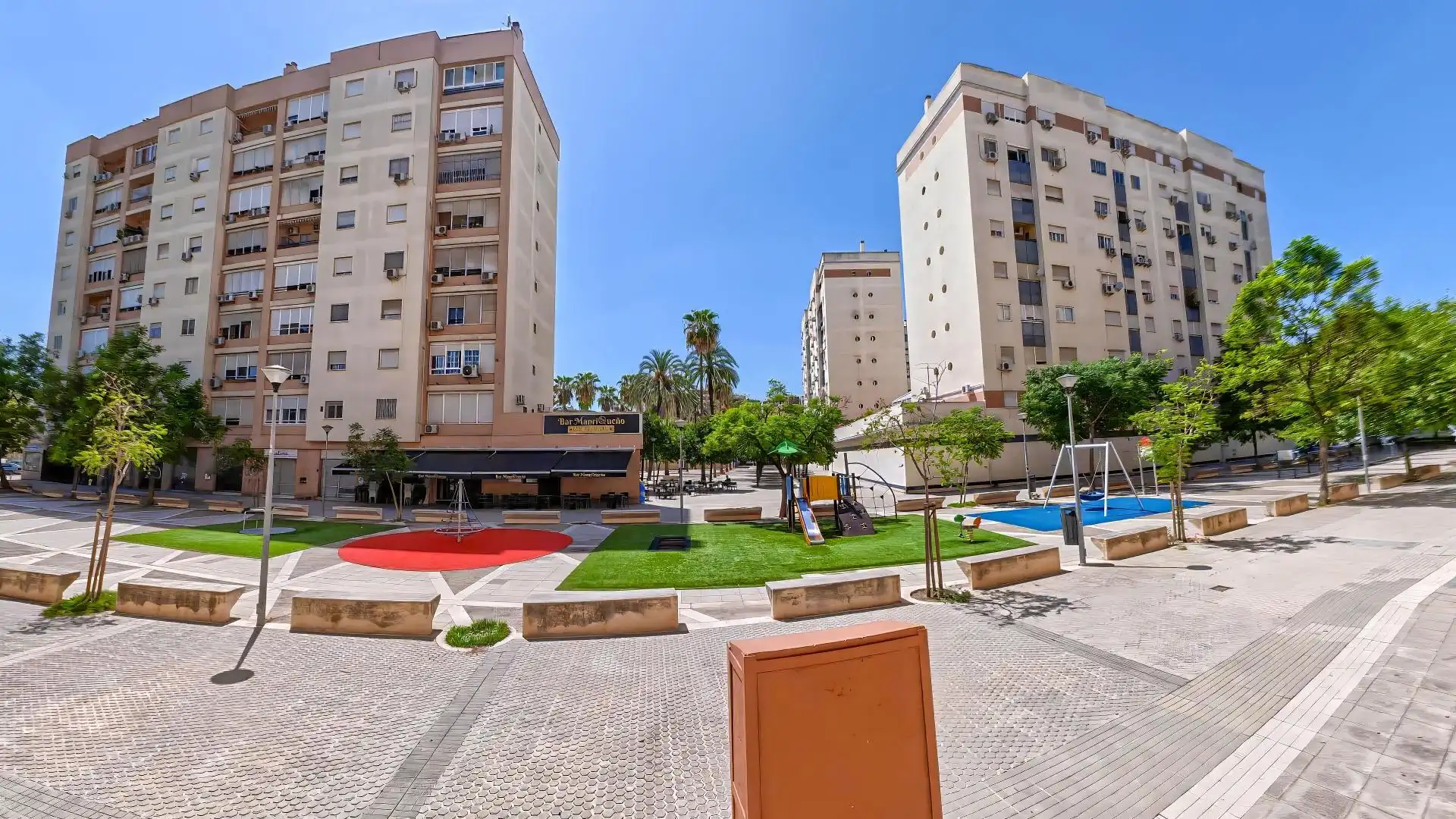 Vista exterior de Pis en venda en Sevilla amb Aire condicionat, Terrassa i Piscina comunitària