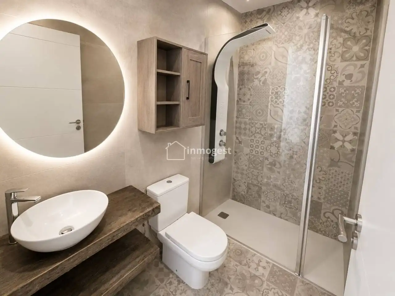 Baño de Casa o chalet de alquiler en Sarrià de Ter con Aire acondicionado, Calefacción y Jardín privado