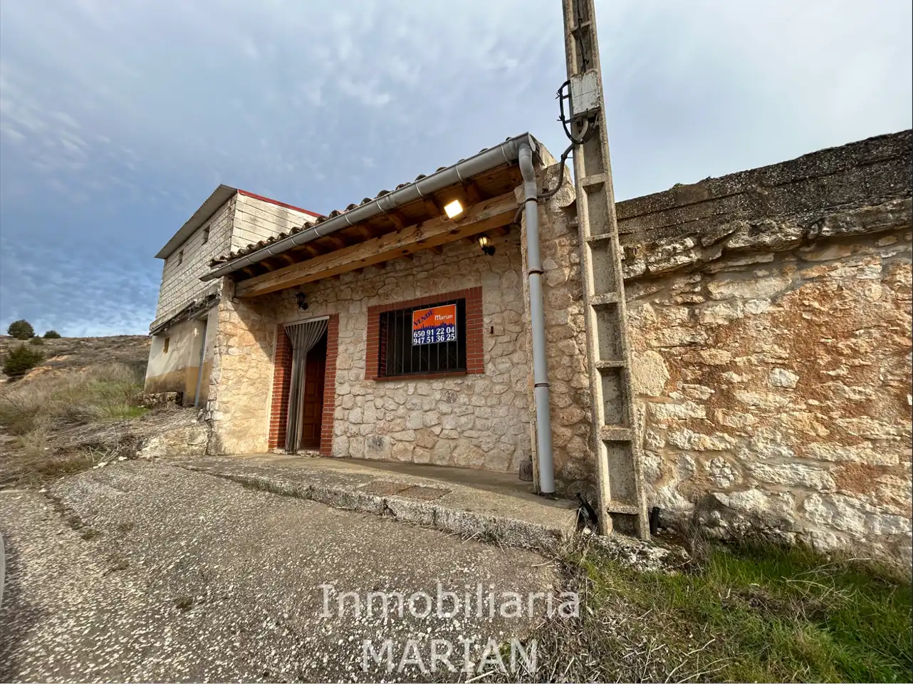 Vista exterior de Finca rústica en venta en Santa Cruz de la Salceda