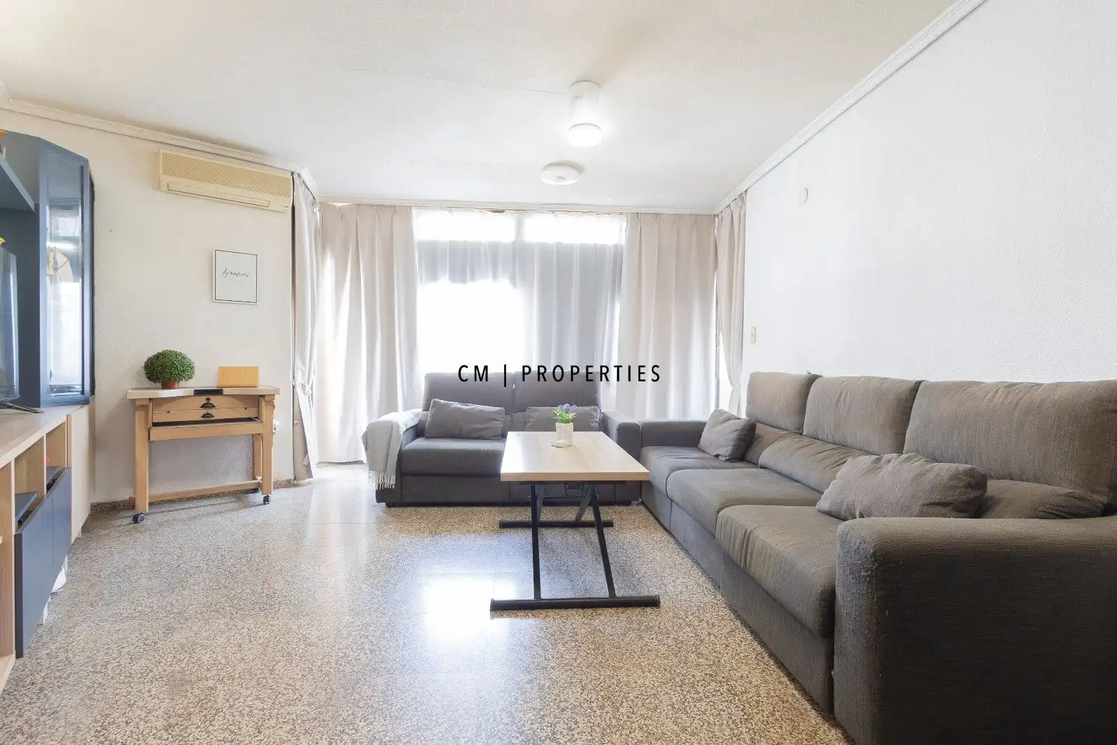 Living room of Flat for sale in Valencia  with Air Conditioner, Heating and Terrace