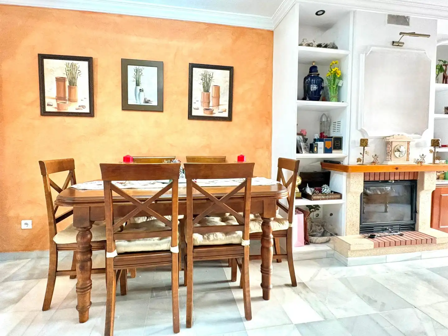 Esszimmer von Einfamilien-Reihenhaus zum Verkauf in Marbella mit Heizung, Terrasse und Balkon
