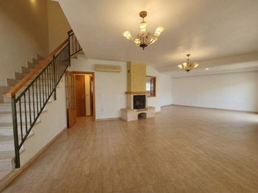 Maison mitoyenne avec balcon à vendre à Totana