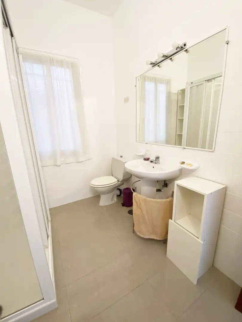 Baño de Piso en venta en Madrid con Calefacción, Amueblado y Horno