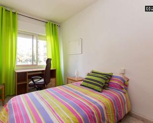 Bedroom of Flat to share in  Granada Capital  with Air Conditioner and Terrace