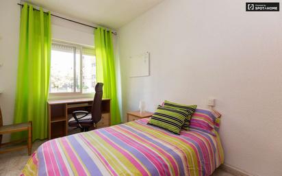 Bedroom of Flat to share in  Granada Capital  with Air Conditioner and Terrace