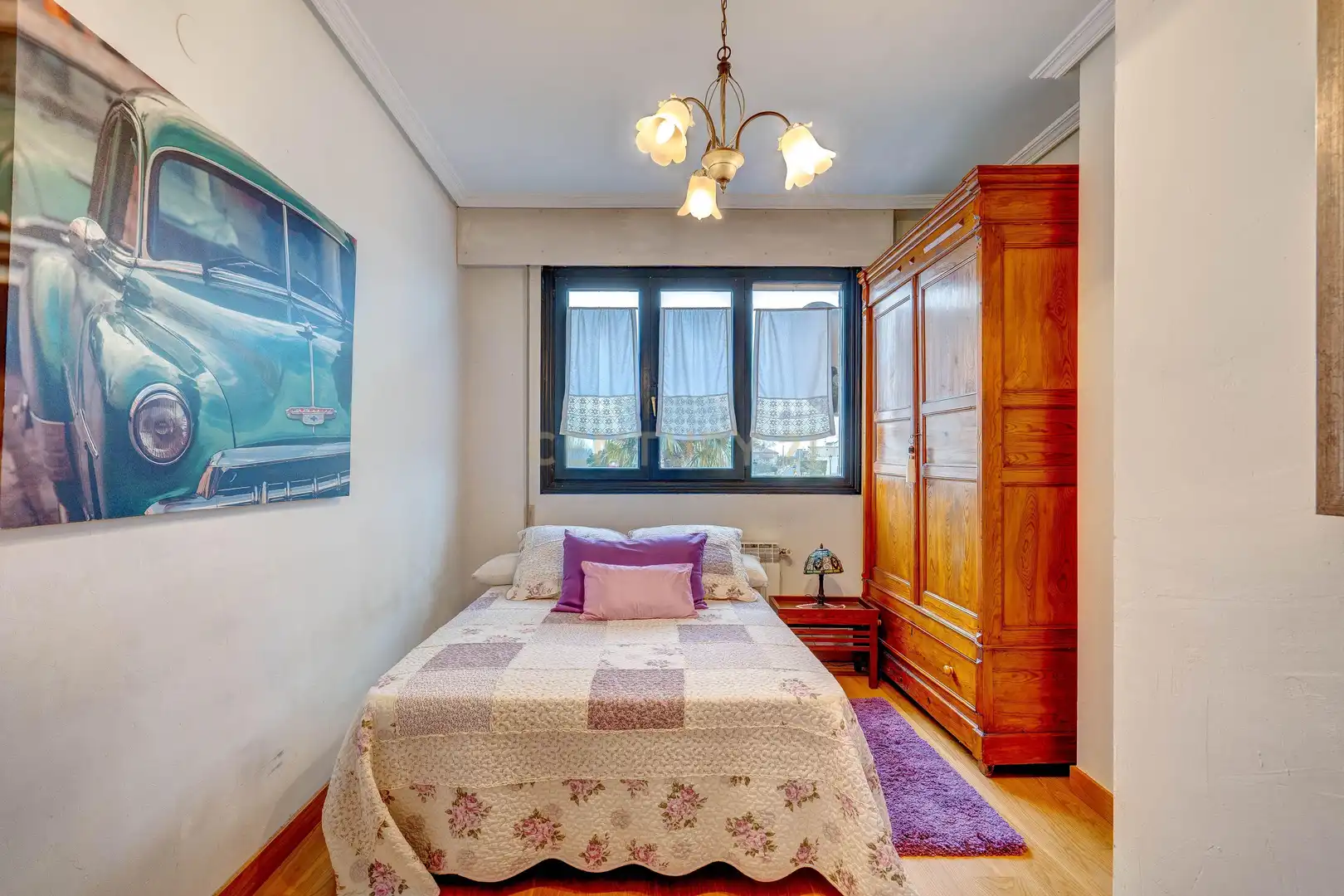 Schlafzimmer von Einfamilien-Reihenhaus zum Verkauf in Anguciana mit Privatgarten, Abstellraum und Schwimmbad