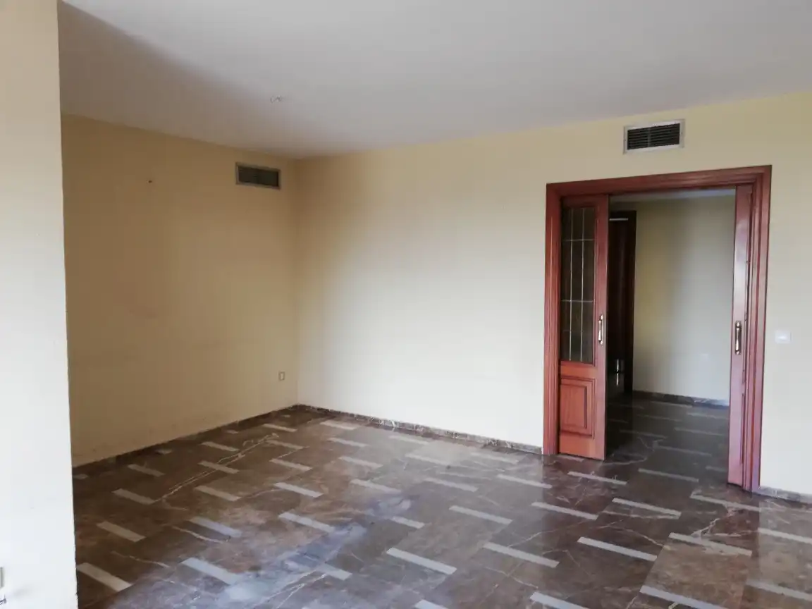 Dachboden zum Verkauf in  Sevilla Capital mit Abstellraum, Balkon und Alarm