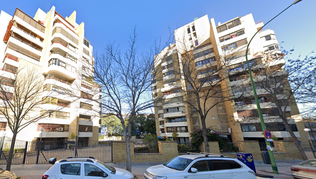 Exterior view of Flat for sale in  Sevilla Capital