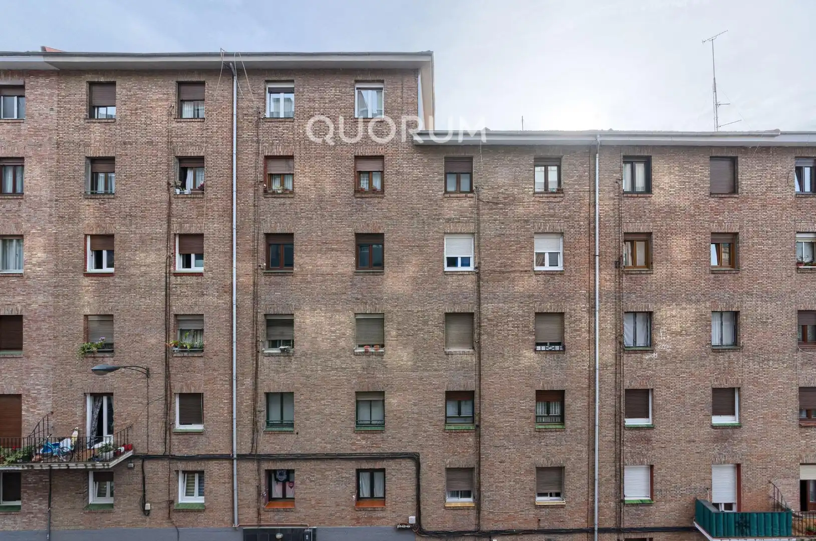 Vista exterior de Piso en venta en Bilbao  con Calefacción, Trastero y Amueblado