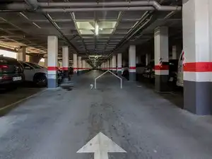 Parkplatz von Geschaftsraum zum Verkauf in Badalona mit Klimaanlage, Heizung und Terrasse