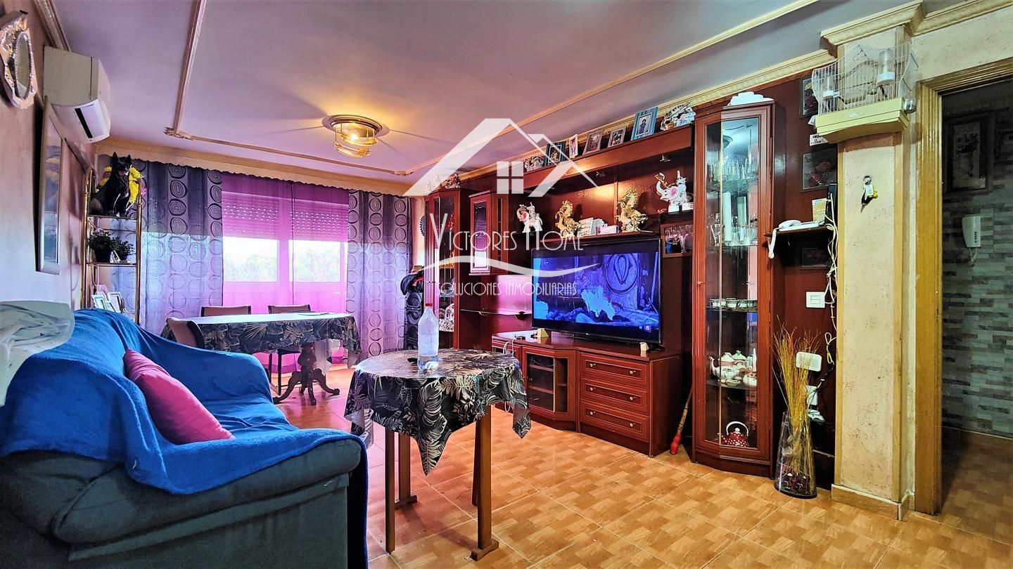Flat for sale in Rafael Alberti, Palomeras Sureste