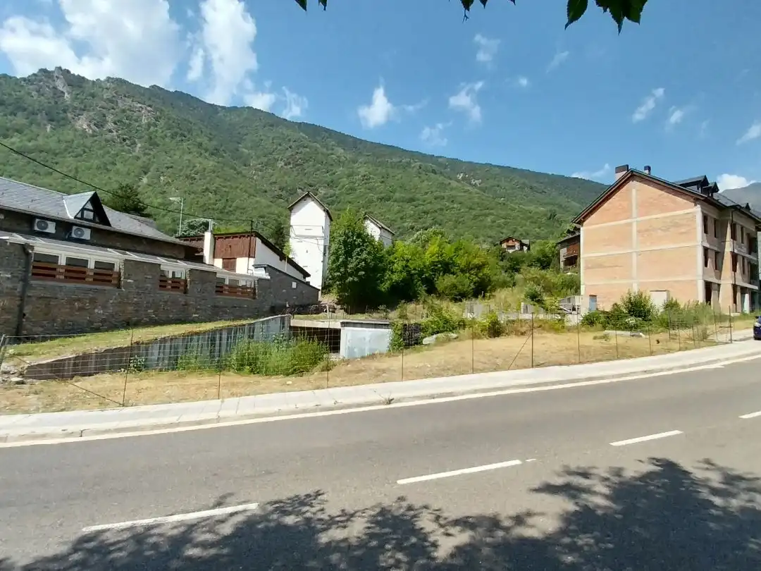 Terreny residencial en venda a Carretera Llavorsi 5
