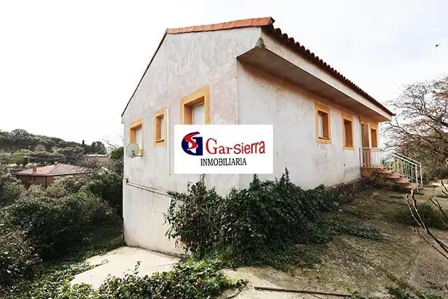 Vista exterior de Casa o chalet en venta en El Casar con Calefacción, Jardín privado y Trastero
