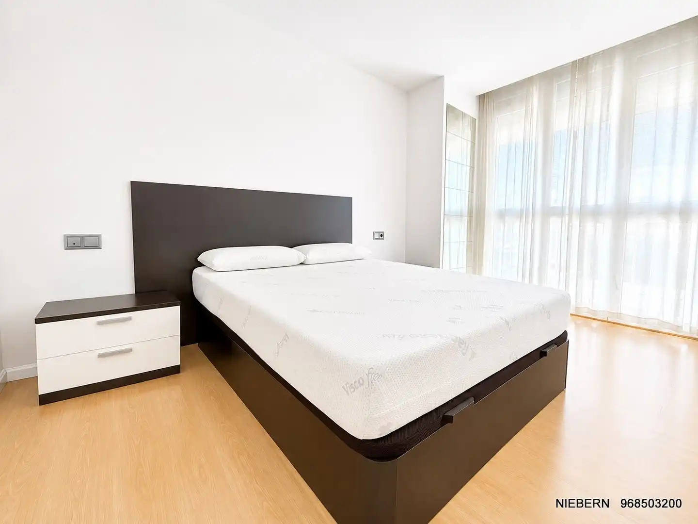 Habitación de Piso de alquiler en Cartagena con Aire acondicionado, Parquet y Amueblado