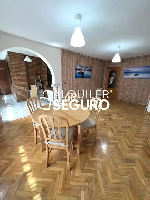 Flat for rent in Yugoslavia , El Carrascal