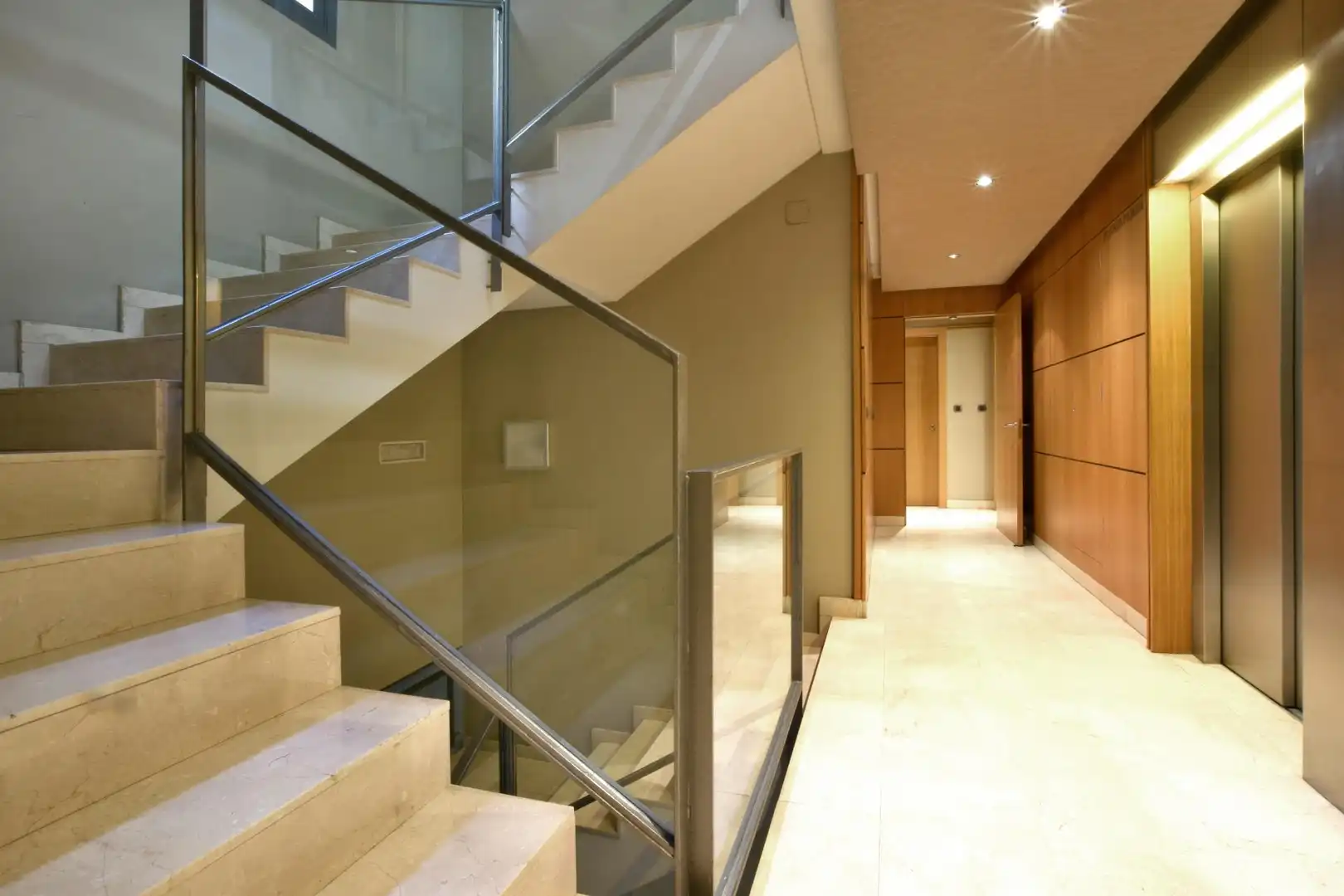 Piso en venta en Barcelona con Parquet, Terraza y Balcón