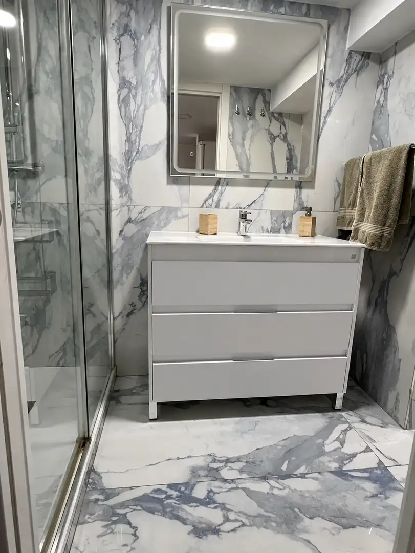 Bathroom of Duplexes for rent in Corpa, Madrid