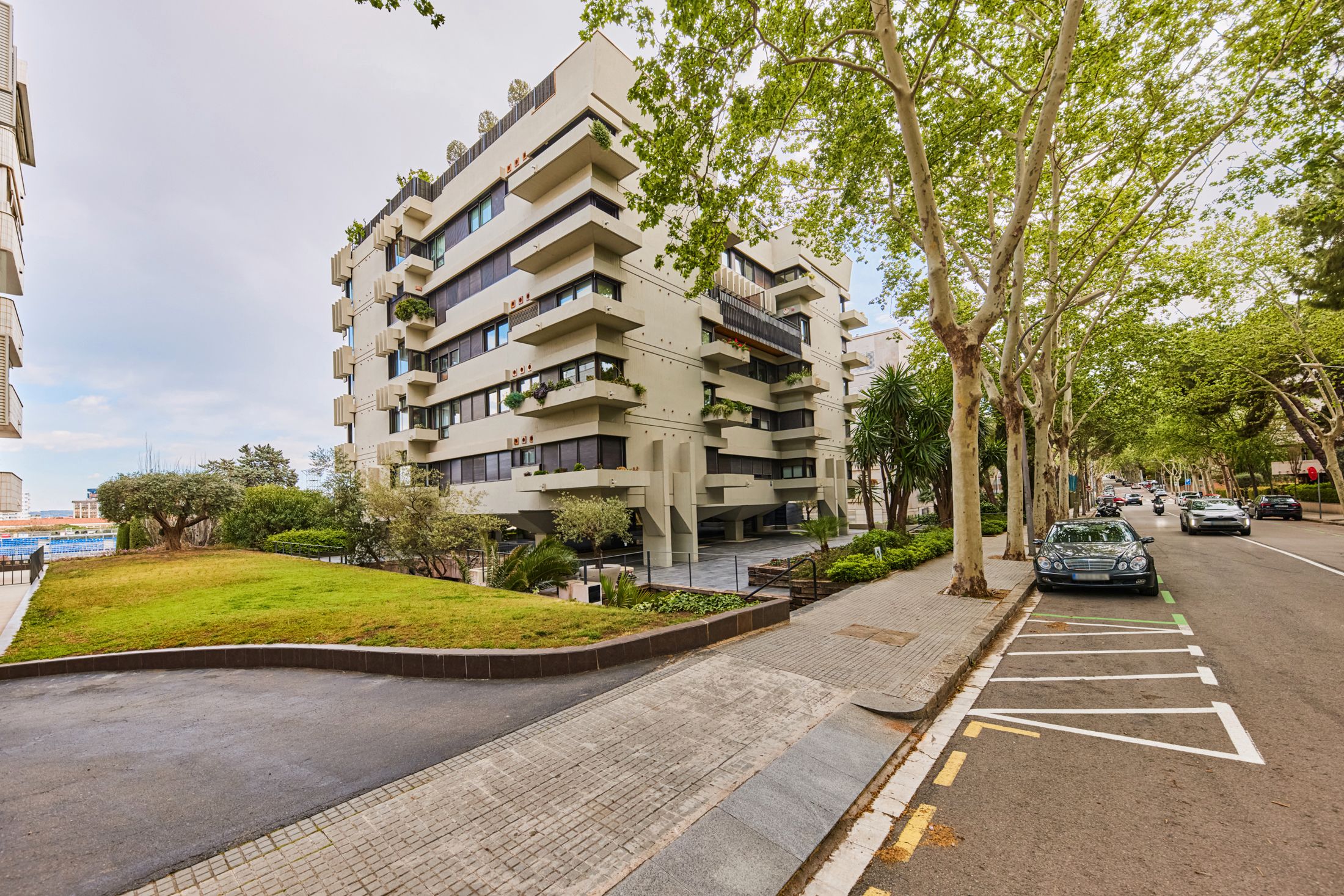 Exterior view of Office for sale in  Barcelona Capital  with Air Conditioner, Furnished and Internet
