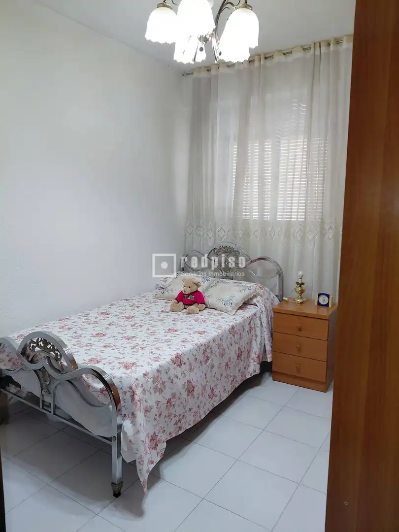 Schlafzimmer von Wohnung zum Verkauf in Madrid
