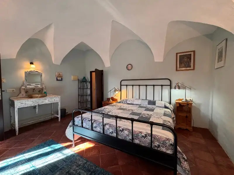 Habitación de Finca rústica en venta en Ullastret con Aire acondicionado, Calefacción y Jardín privado