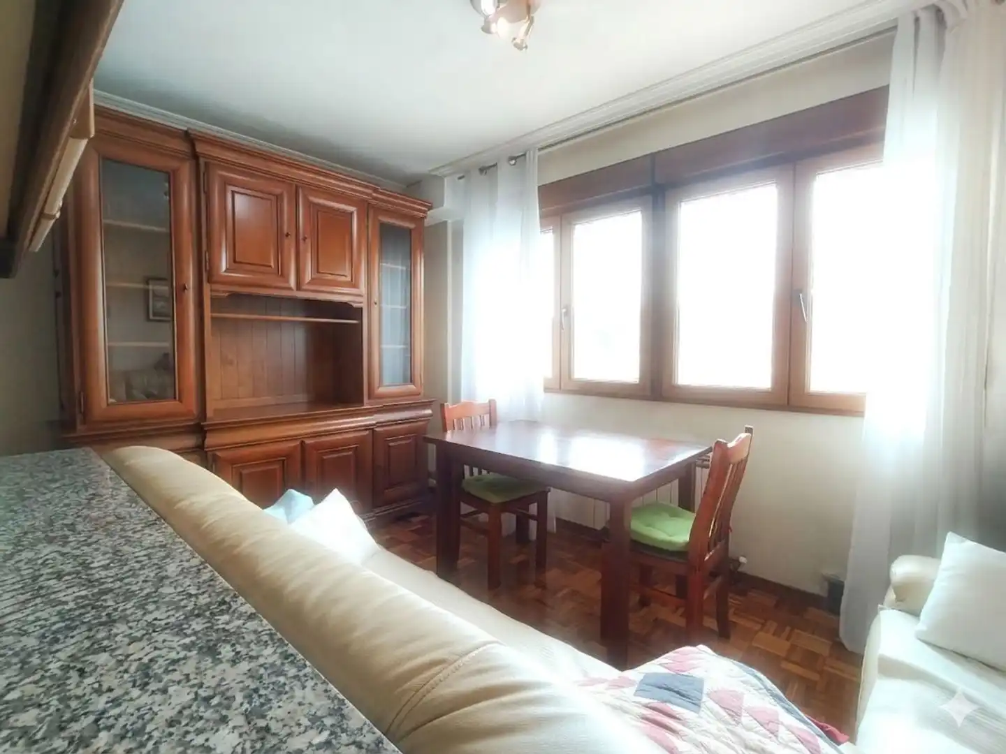 Sala de estar de Piso en venta en Llanera con Calefacción y Piscina