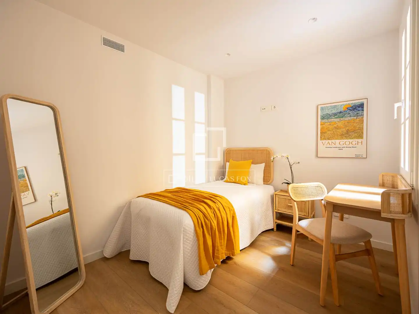 Schlafzimmer von Wohnung zum Verkauf in Barcelona mit Klimaanlage, Terrasse und Schwimmbad