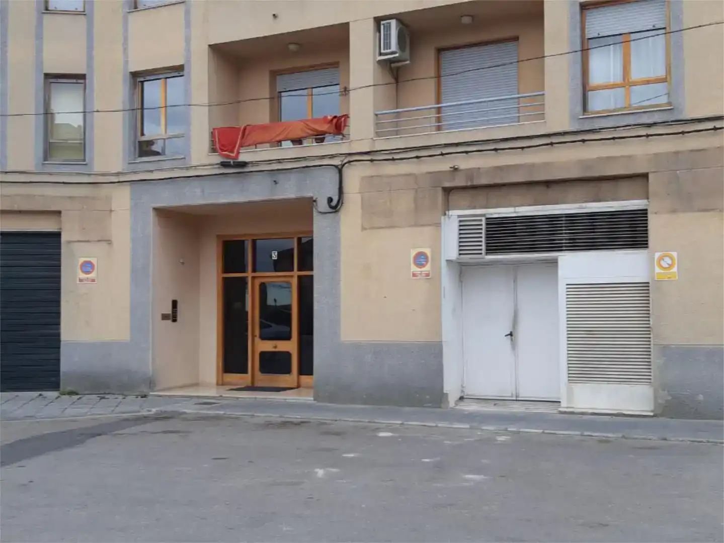 Exterior view of Commercial properties for rent in Bocairent  with Air Conditioner