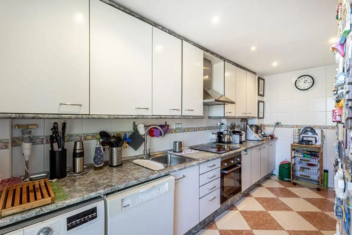Casa con piscina en venta en Altos de la Zubia, imagen 16