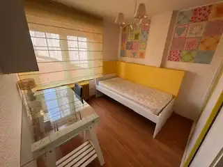Dormitori de Apartament de lloguer en León Capital  amb Aire condicionat, Calefacció i Parquet