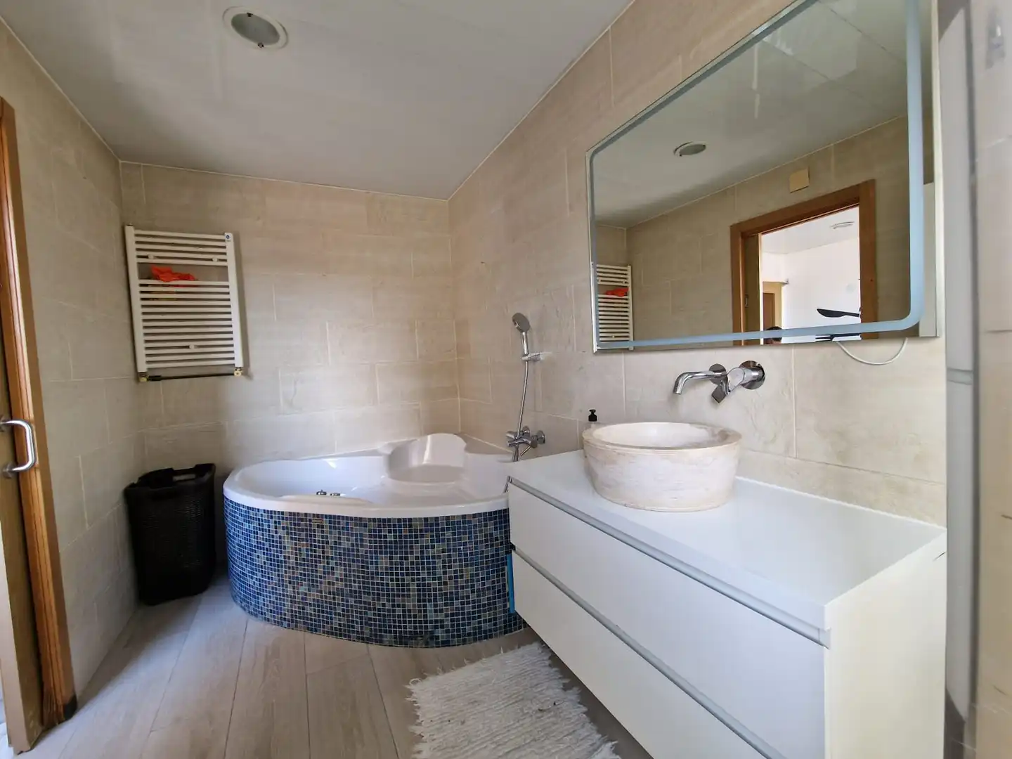 Baño de Piso en venta en Badalona con Trastero, Horno y Balcón