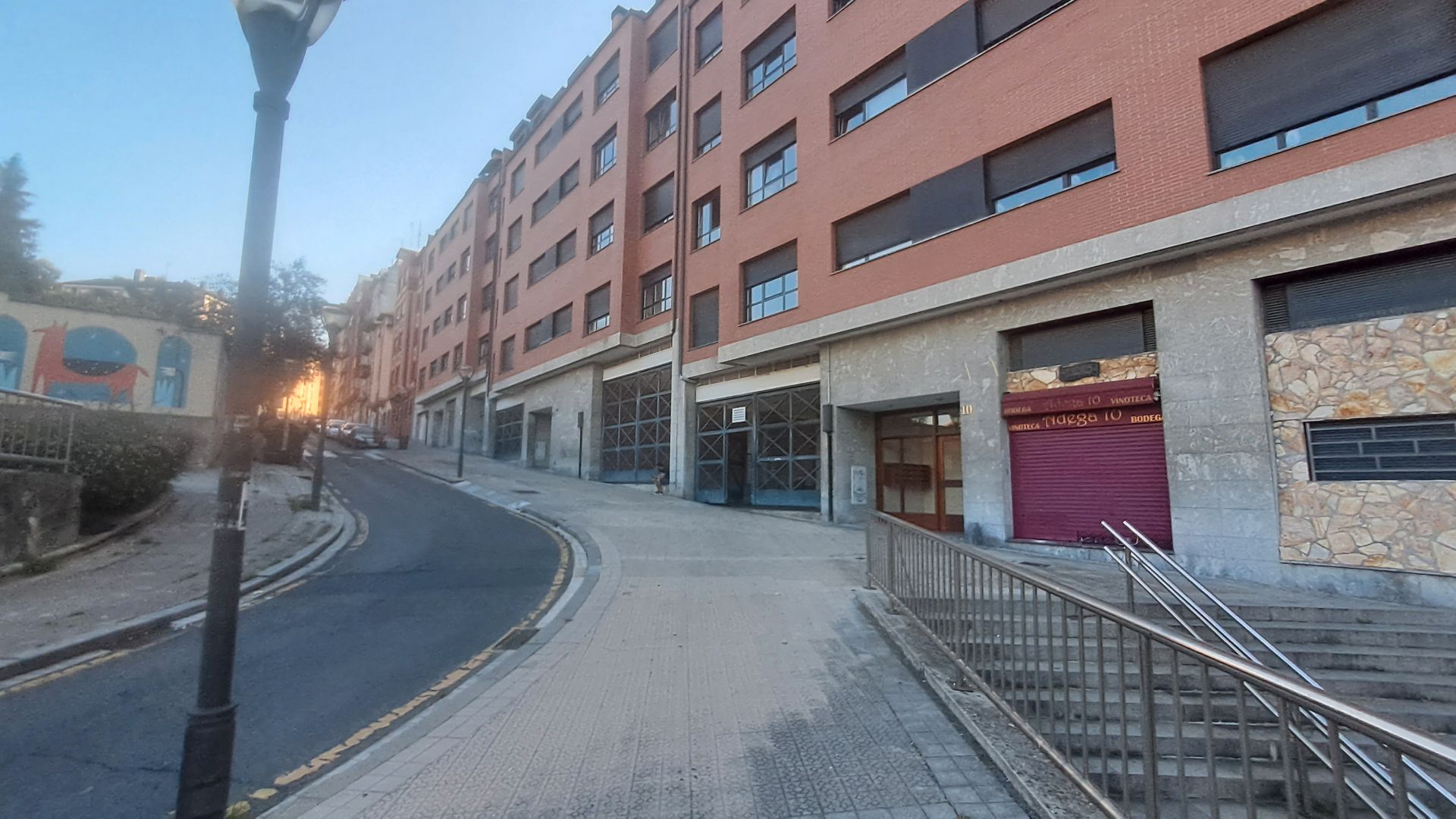 Vista exterior de Pis en venda en Bilbao  amb Calefacció, Traster i Moblat