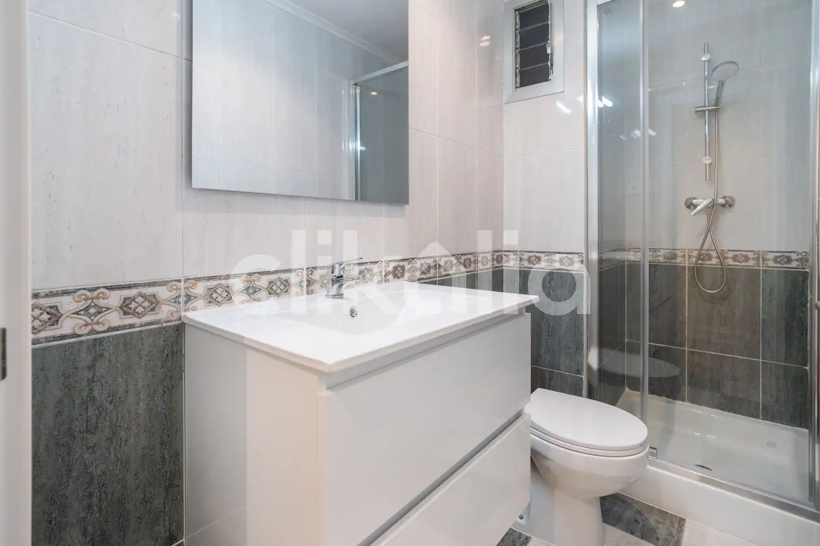 Baño de Piso de alquiler en Quart de Poblet con Terraza