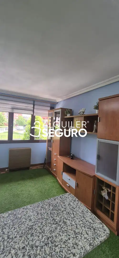 Habitación de Loft de alquiler en Oviedo  con Amueblado