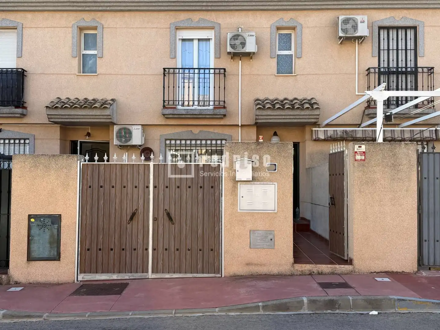 Vista exterior de Casa o xalet en venda en Cártama amb Aire condicionat, Terrassa i Alarma