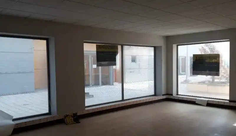 Gewerbefläche zum Verkauf in Calle de Francisco Aritio, imagen 2