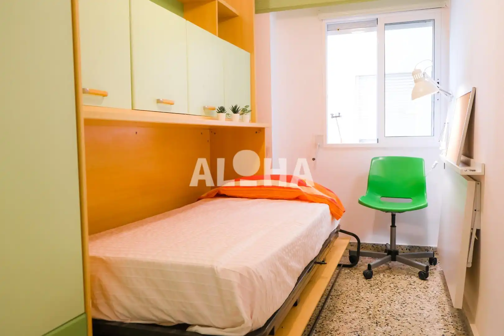 Habitación de Apartamento de alquiler en Moncada con Amueblado y Balcón
