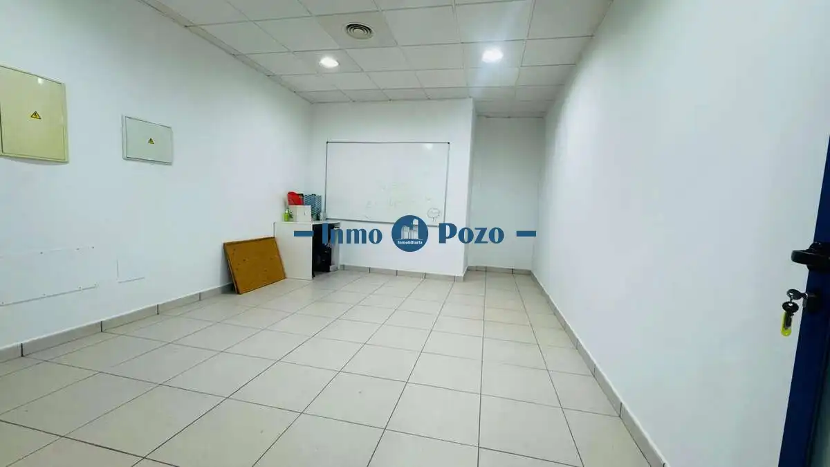 Büro zum Verkauf in Almendralejo
