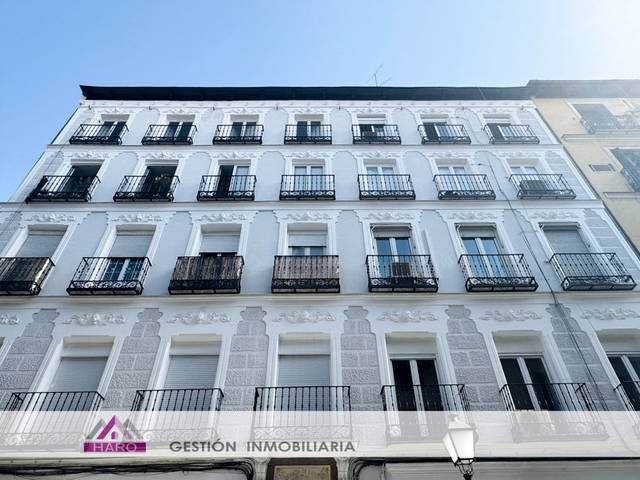 Piso en Venta en Calle de Manuela Malasaña en Universidad - Malasaña