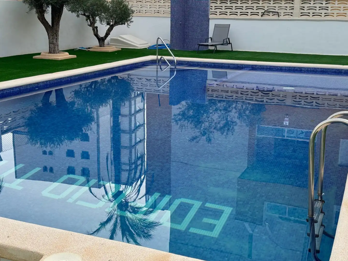 Piscina de Planta baja de alquiler en El Campello con Aire acondicionado, Calefacción y Jardín privado