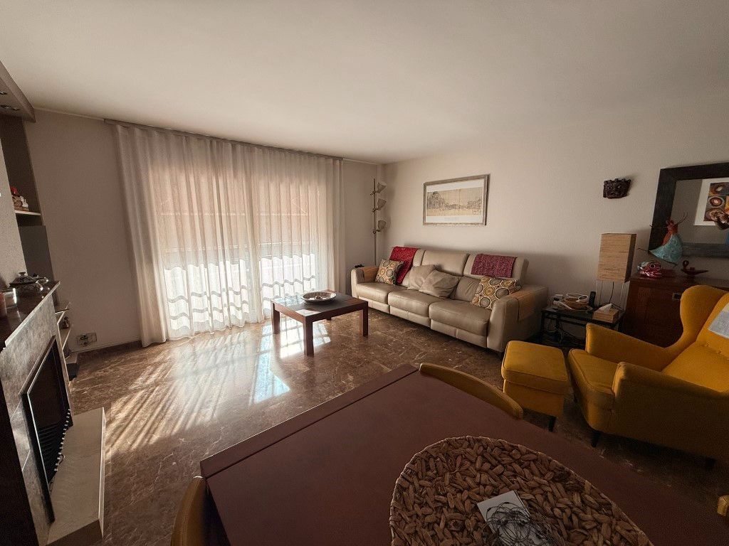 Living room of Single-family semi-detached for sale in Badalona  with Air Conditioner, Heating and Terrace