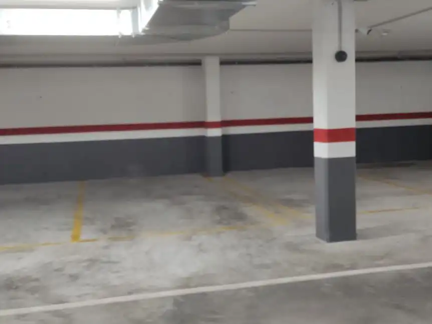 Parkplatz von Garage zur Miete in Albacete mit Alarm